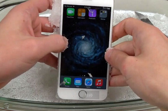 iPhone6慘遭熱冰虐待，虐不死！！
