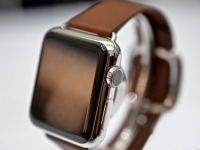 面板良率偏低，Apple Watch出貨目標砍半