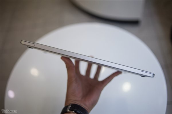 上市前偷跑了！蘋果12寸全新MacBook開箱