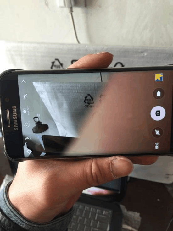 深陷重力感應(yīng)門，首批三星Galaxy S6 edge問題多