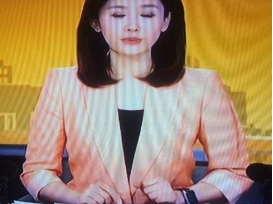 美女主播戴蘋果表售價曝光 央視：不禁止