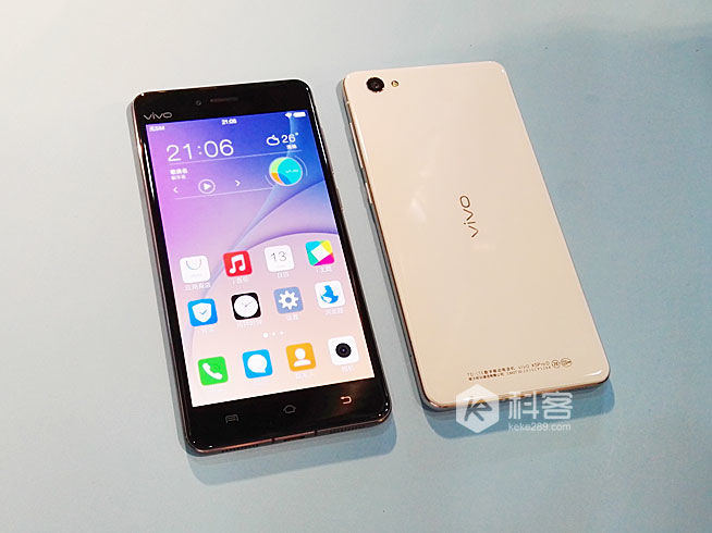雙2.5D弧面玻璃，vivo X5Pro上手實(shí)拍