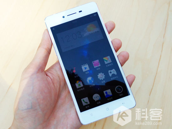 2499元起，全金屬OPPO R7和R7 Plus上手