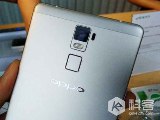 2499元起，全金屬OPPO R7和R7 Plus上手