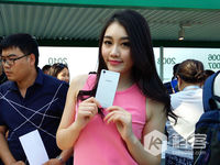 2499元起，全金屬OPPO R7和R7 Plus上手