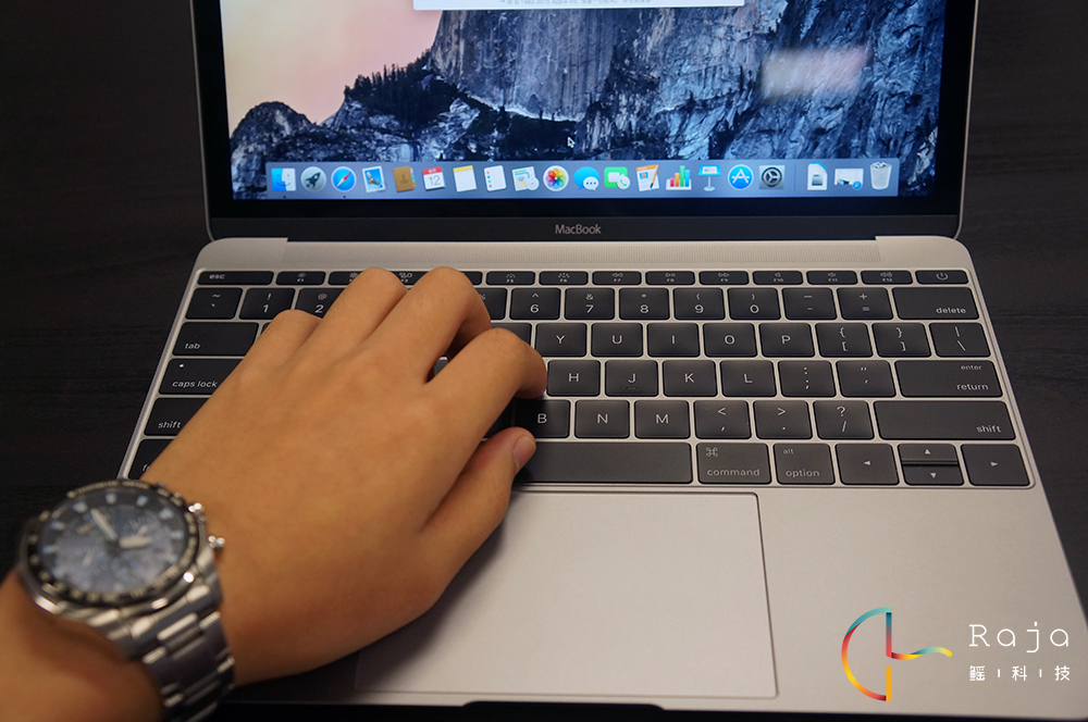 新MacBook上手玩：Logo不發光，滿足不了裝逼的心