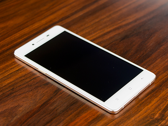 悶聲發大財，OPPO R7線下熱賣100萬臺