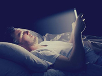 對人有害？！藍光真的會影響睡眠嗎？