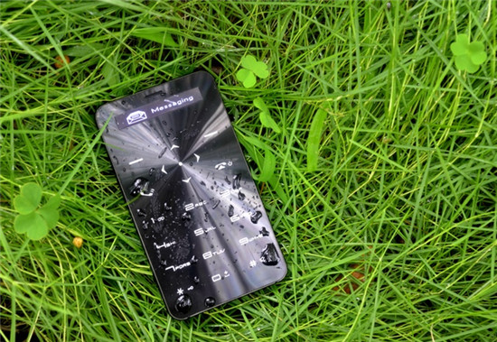 這到底是個啥？既能當充電寶又能打電話