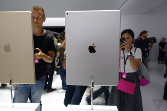史上最大排！蘋果iPad Pro真機圖賞/上手視頻