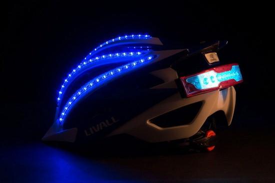 這款自行車頭盔竟然能接電話？