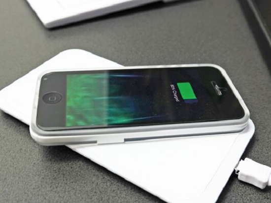 真相！iPhone不能無(wú)線充電竟因金屬外殼