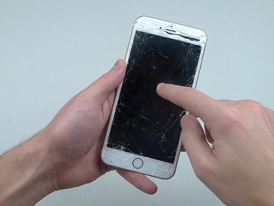 視頻：iPhone 6s機身很耐磨？馬路上磨擦一下再說
