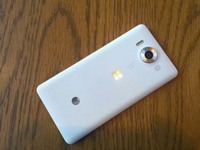 微軟不讓iPhone專美 或研究新款手機挑戰地位