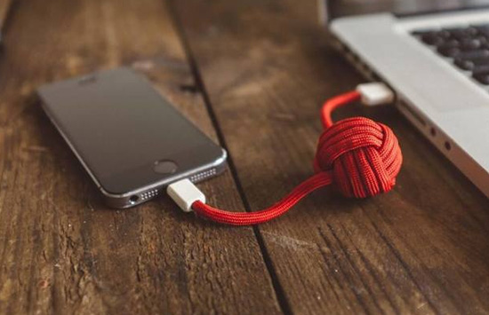 視頻：盤(pán)點(diǎn)5款最實(shí)用的iPhone配件 你最喜歡哪個(gè)？