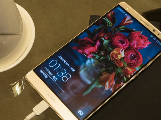  ?華為調(diào)侃iPhone因低溫罷工，Mate 8完爆它！