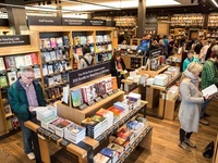 實體書店或迎來復蘇？亞馬遜要開約400家書店