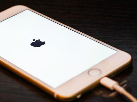 科客晚報(bào)：取消滴滴訂單竟被揍 蘋(píng)果承認(rèn)iPhone調(diào)時(shí)間會(huì)變磚