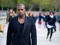 Kanye West竟上海盜灣？原來他也用盜版