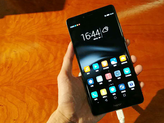 大屏旗艦，榮耀發布NOTE8/暢玩5等4款新品