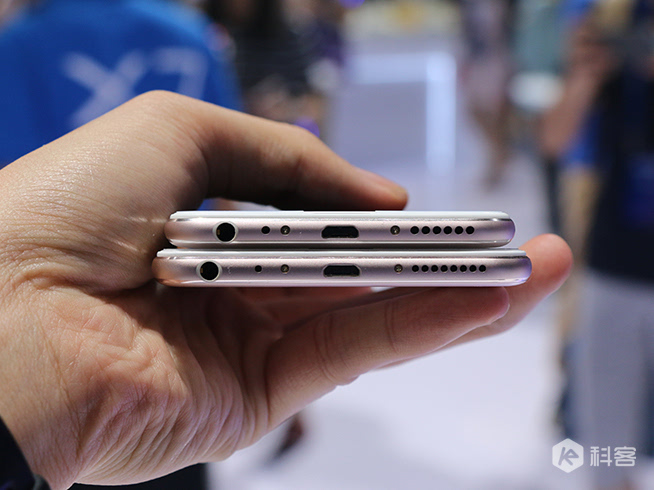 單看正面真是臉盲了，vivo X7/X7 Plus上手圖賞