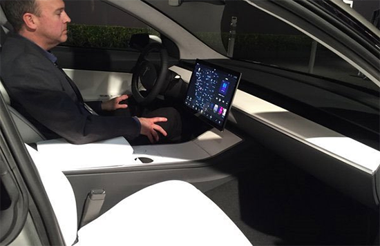 特斯拉Model 3太誘人了：內飾設計堪比宇宙飛船
