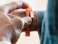 Jawbone低價賣身？可穿戴設備真沒那么火了