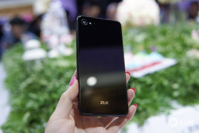 有“錘味”的小屏旗艦，聯(lián)想ZUK Z2上手圖賞