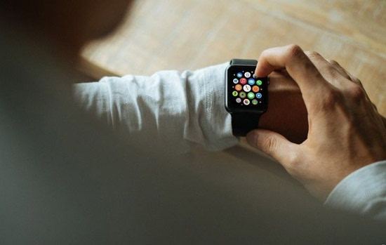 Apple Watch去年收入趕超勞力士，第二代能否延續強勢？