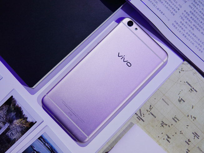 宋仲基終于現(xiàn)身 還帶來(lái)了vivo X7 Plus的售價(jià)