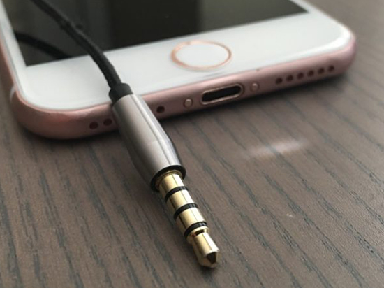 蘋果干掉3.5mm耳機接口：僅僅為了賣配件？