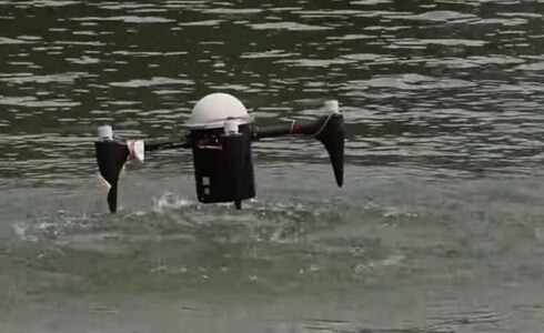 大疆汗顏！人家的無人機支持水陸兩用