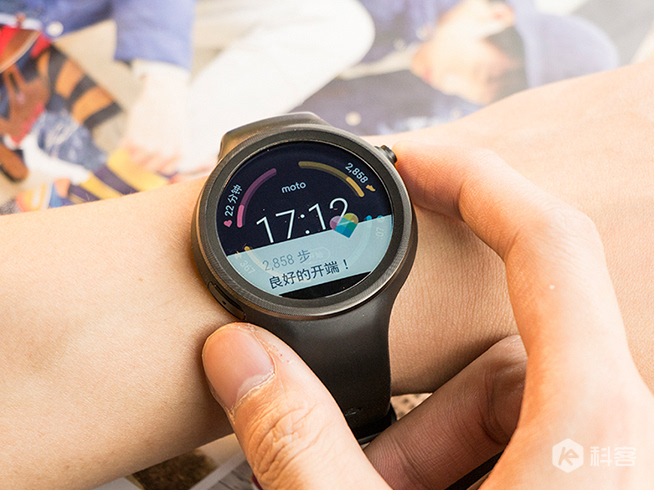 Moto 360 Sport體驗：顏值功能都不錯，但只是備胎之選