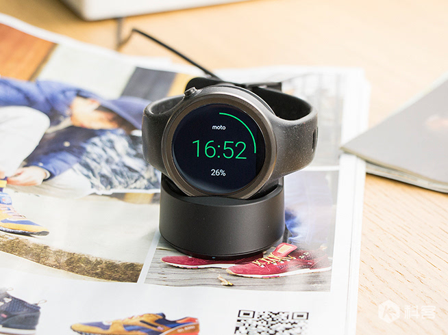 Moto 360 Sport體驗：顏值功能都不錯，但只是備胎之選
