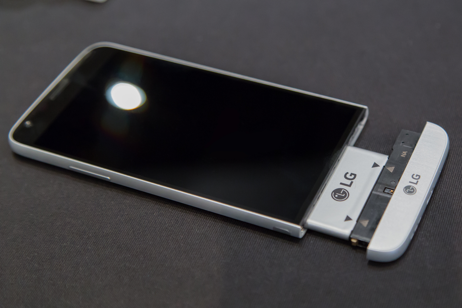 下巴掉多了出故障，LG G5被瘋狂投訴