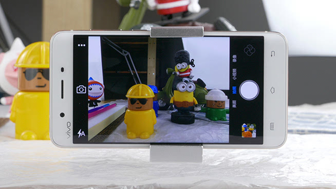 嗨科技：雖美但性能不足 雙曲面屏vivo Xplay5視頻評測 