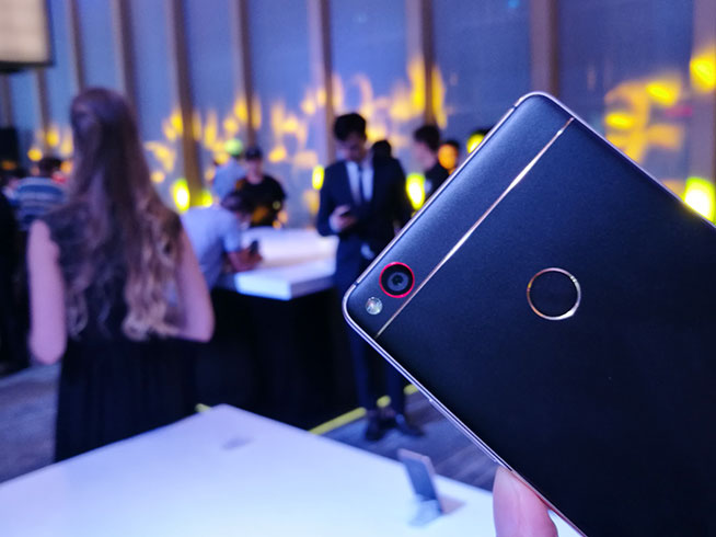 黑得漂亮 無邊框nubia Z11黑金版登場