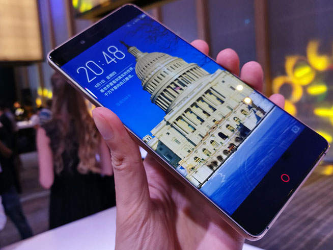 黑得漂亮 無邊框nubia Z11黑金版登場