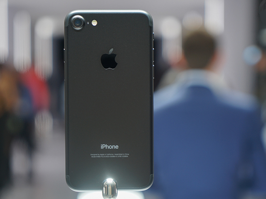 無聊得讓人佩服 這個(gè)人為買iPhone 7排隊(duì)23天