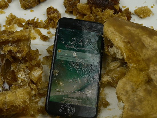 把iPhone 7放在可樂中12小時后會發生什么
