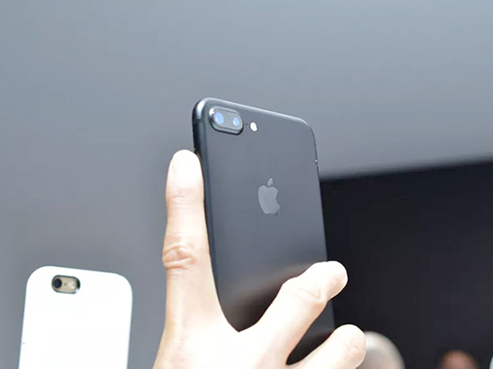 科客晚報：樂Pro3正式發布 iPhone 7成本僅1500元 