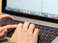 科客晚報：新MacBook Pro賣得好 一加3T確認發布 