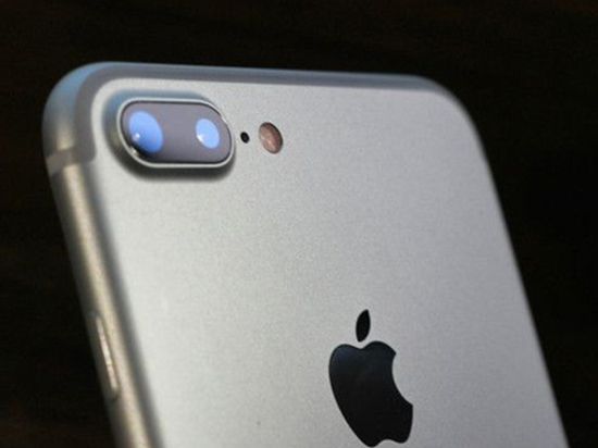 蘋(píng)果iOS新漏洞：可強(qiáng)制iPhone撥打收費(fèi)電話