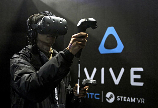 賣手機清庫存和做代工 HTC只能偏愛VR？