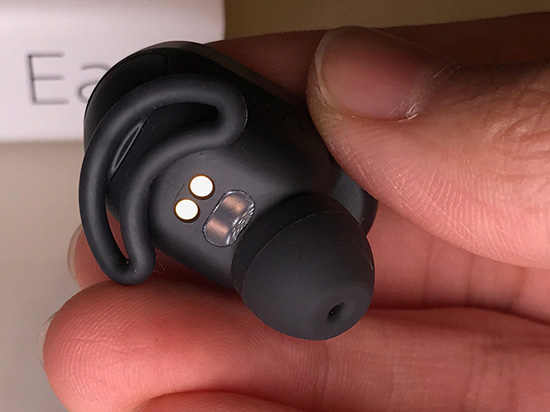 AirPods勁敵 索尼Xperia Ear智能耳機將發售