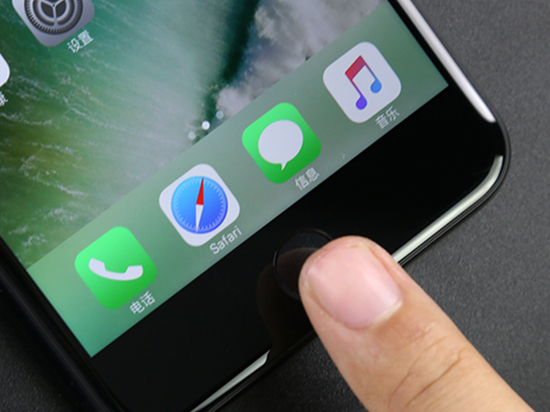 有錢就是任性！老外用工業(yè)水鉆暴虐iPhone 7