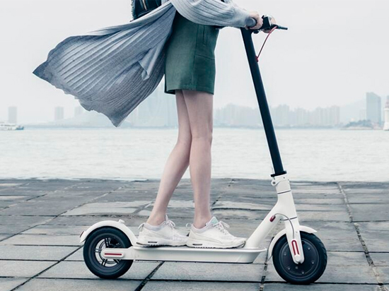 年輕人的第一輛！小米電動滑板車發布 價格也是1999元
