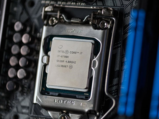 跑分太猛了！Intel i7-7700K暴超7GHz