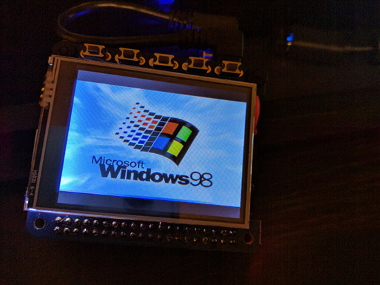 經典懷舊！這款運行Windows 98的智能手表可掃雷