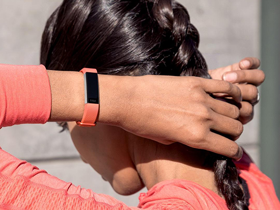 Fitbit發布新款Alra HR手環：顏值超高 全球最薄